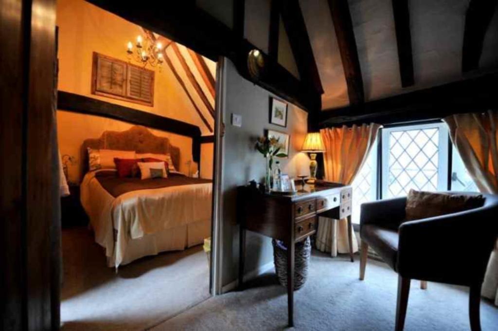 Kester House Hurst Green  Room photo